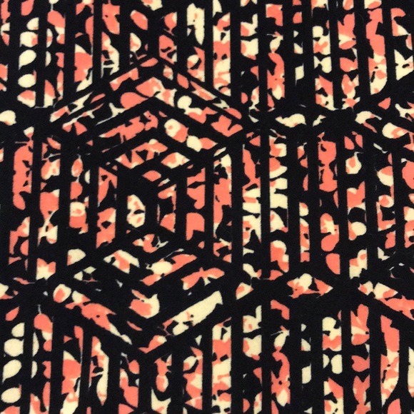 LuLaRoe Tall & Curvy leggings NWT - Picture 2 of 6